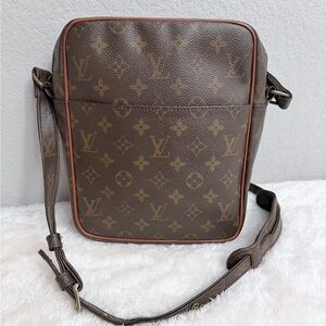 Louis Vuitton Monogram Canvas Messenger Bag in Brown